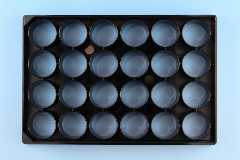 底なしマイクロプレート24well ­枚⼊り